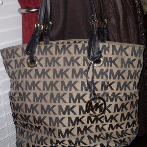 MICHAEL KORS BLACK GOLD MONOGRAM JET SET SIGNATURE CANVAS LARGE TOTE